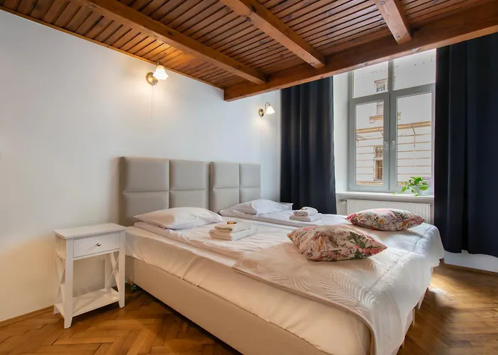 Lägenhet Ground Floor Family