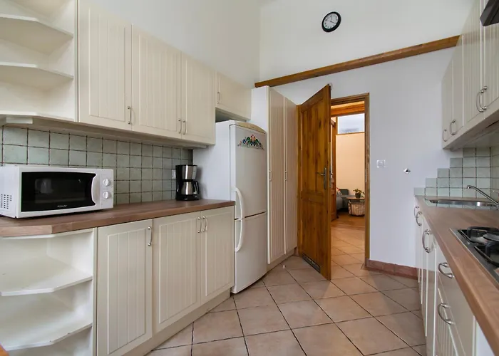 Lägenhet Ground Floor Family